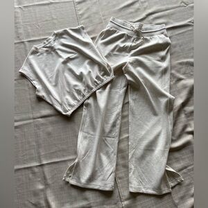 Women's Yogalicious Scuba Activewear Set (Top & Pants) - Sz. M